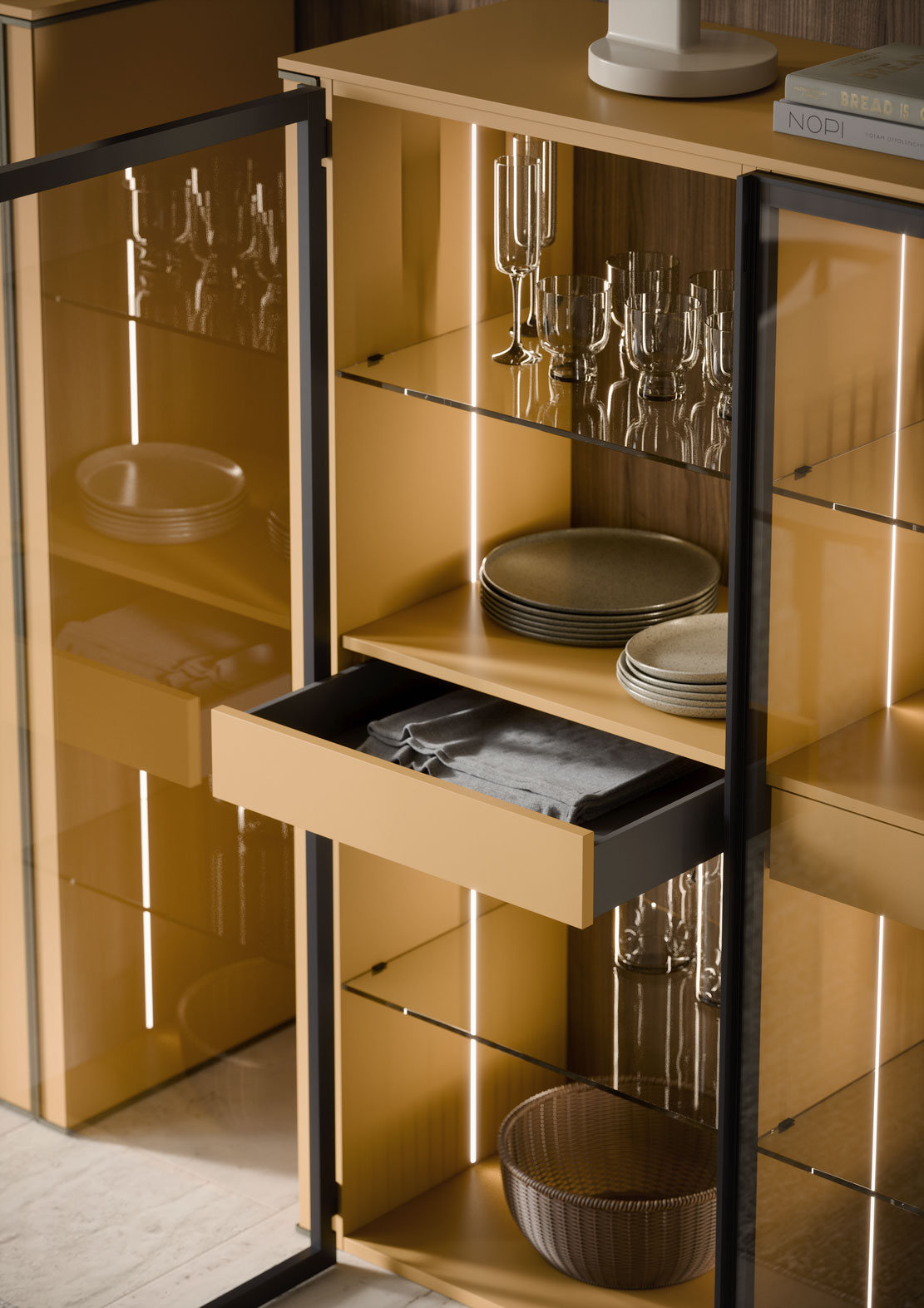 Particolare cassetto dentro le vetrinette
