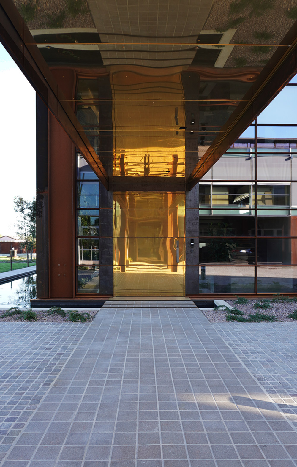 Brombal Showroom Entrance