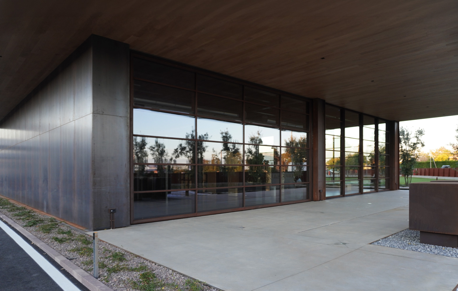 Windows of the Brombal showroom